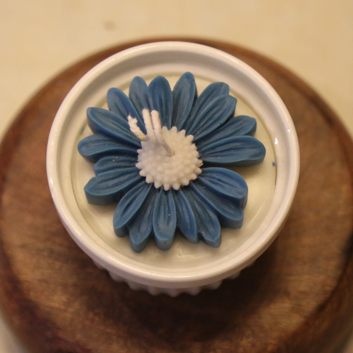 DAISY CUP CANDLE (mogra)