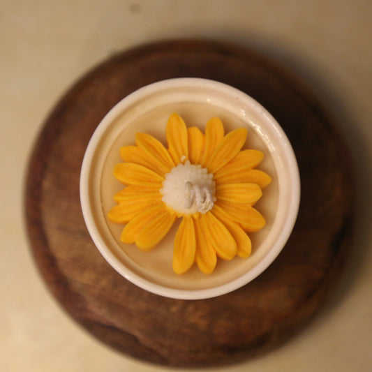 DAISY CUP CANDLE (orange)